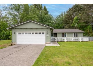 324 SE Sweetbriar Ln, Troutdale, OR 97060