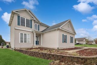 224 Southwind Dr, Valparaiso, IN 46385