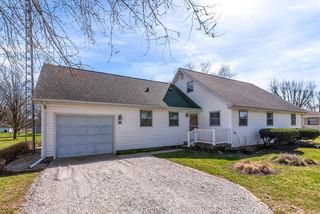 618 Allen Dr, Sweetser, IN 46987