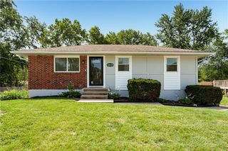 104 SE Kingscross Rd, Blue Springs, MO 64014