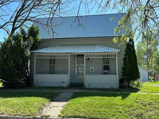 315 N  4th Ave, Winterset, IA 50273