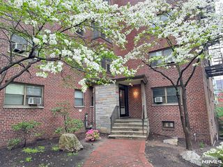 500 Linwood Dr #2G, Fort Lee, NJ 07024