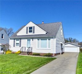 2375 E  290th St, Wickliffe, OH 44092
