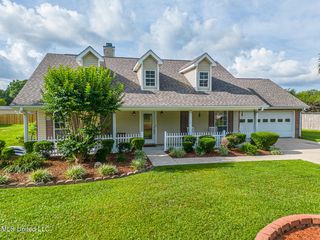 9249 Taylor Dr, Biloxi, MS 39532