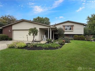 841 Rockcreek Dr, Dayton, OH 45458
