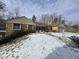 35903 Howard Rd, Farmington Hills, MI 48331