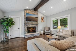 689 Colonial Road, Franklin Lakes, NJ 07417