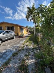 90 E  15th St, Hialeah, FL 33010