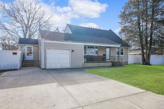 347 53rd Street, Lindenhurst, NY 11757