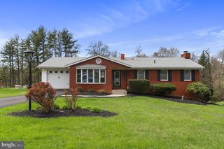 5 Orchard Pl, Sykesville, MD 21784
