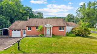 2529 Aldrich Dr #1, Vestal, NY 13850
