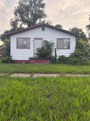 545 S  10th St, Saginaw, MI 48601