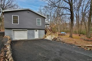 1415 David Ln, Effort, PA 18330