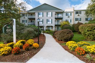 55 Golfview Dr #165-22, Manchester, NH 03102