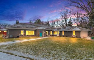 16423 Admiral St, Fraser, MI 48026