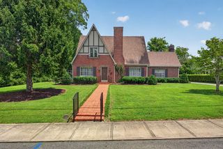 304 S  College St, Smithville, TN 37166