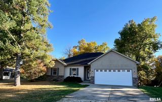 337 Elm Ln, Petersburg, IL 62675