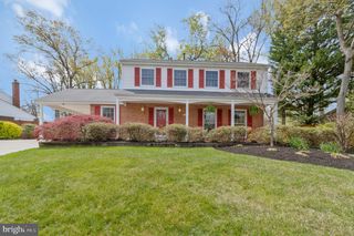 6132 Roxbury Ave, Springfield, VA 22152