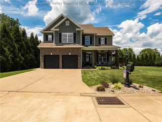 43 Fieldstone Dr, Fraziers Bottom, WV 25082