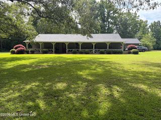 3502 Palestine Rd, Raymond, MS 39154