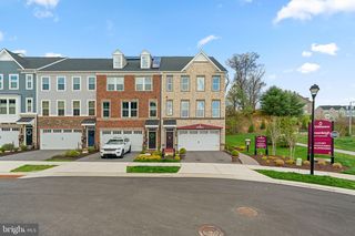 10872 Beckenham St, Middle River, MD 21220