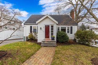 10 Earnshaw St, West Roxbury, MA 02132