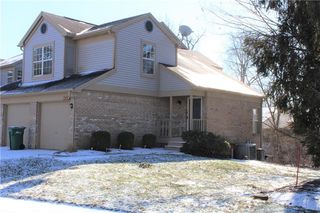 7607-1 Reflections Dr, Indianapolis, IN 46214