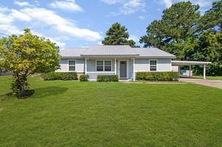 2512 Creekwood Dr, Dothan, AL 36301