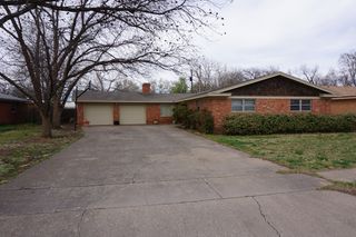 3018 68th St, Lubbock, TX 79413