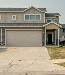 2709 30th St W, Williston, ND 58801