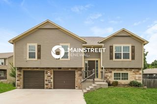406 Sunflower Dr, Raymore, MO 64083