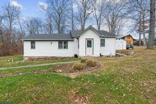 25 Longbridge Rd, Branchville, NJ 07826