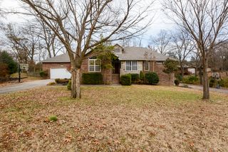 2851 E  Melbourne Rd, Springfield, MO 65804