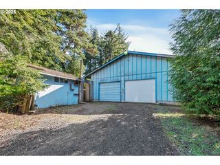 1660 Lund Ave, Coos Bay, OR 97420