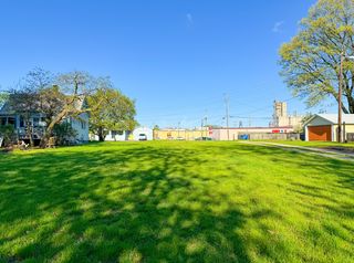 2421 S  5th St, Terre Haute, IN 47802
