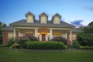 912 Chestnut St, Thayer, MO 65791