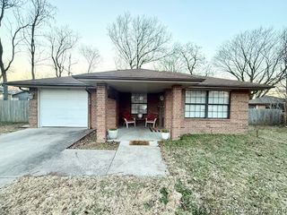 724 S  Lake Ave, Okmulgee, OK 74447