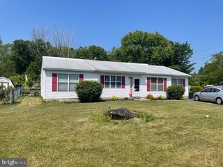 3 Duet Ct, Newark, DE 19713