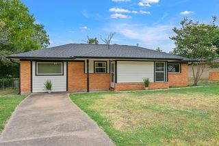 1915 Vinewood Dr, Bryan, TX 77802