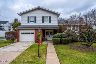 105 Jermyn St, Dickson City, PA 18519