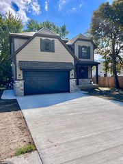 1510 Michigan St, Algonac, MI 48001