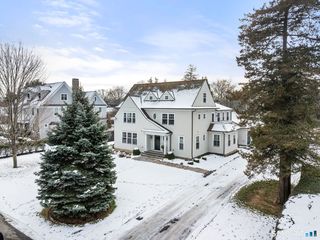 324 Sunnieholme Drive, Fairfield, CT 06824