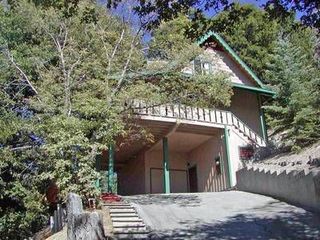 629 Chateau Dr, Crestline, CA 92325
