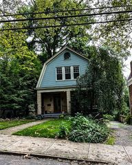 158 Lloyd Ave, Pittsburgh, PA 15218