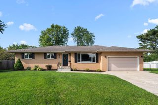 960 Cherokee Ct, Crown Point, IN 46307
