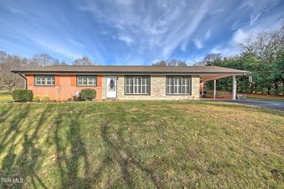 704 Willow Springs Rd, Elizabethton, TN 37643