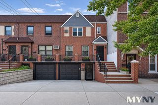 2575 43rd St, Astoria, NY 11103