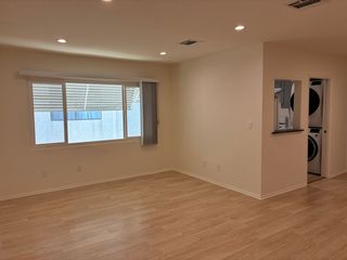 606 N  6th St #H, Burbank, CA 91501