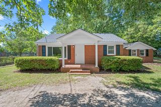 222 Wheat St, Kershaw, SC 29067