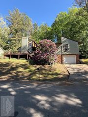161 Pine Tree Ln, Princeton, WV 24739